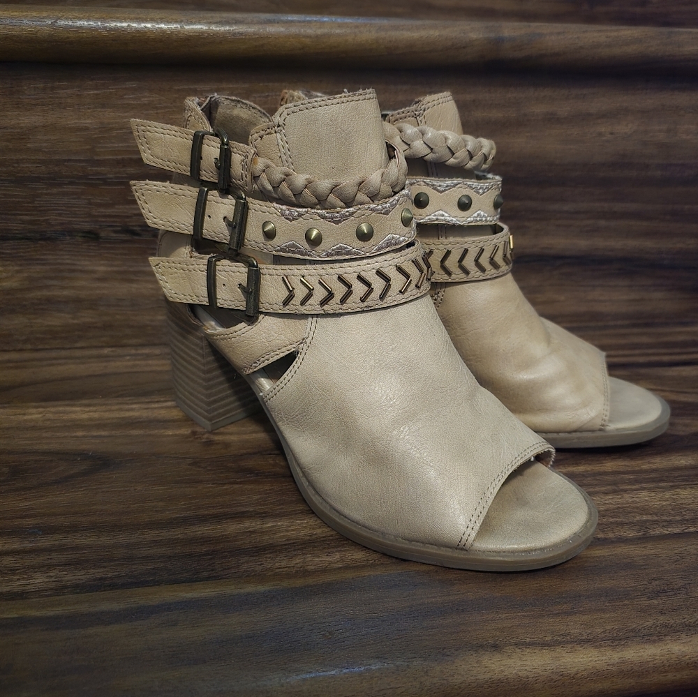 Sugar Women Riverdale Ankle Block Heels